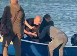 Двух детей унесло на три километра от берега на сапборде в Бердянске