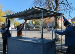 В Молочанске снесли стихийный рынок на улице Шевченко