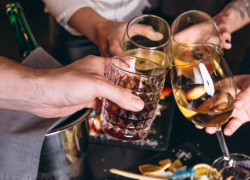 Власти Запорожской области на пять часов запретили продажу алкоголя в День Победы