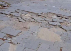 Пешеходная дорожка у парка в Запорожье внезапно стала проезжей частью 