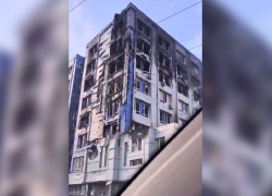 Появилось видео разрушений оборонного завода после удара по Запорожью