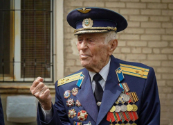 Ушел из жизни поднимавший флаг России над освобожденным Мелитополем ветеран ВОВ Капитонов