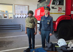 Запорожские сотрудники МЧС получили снаряжение для работы в зоне обстрелов