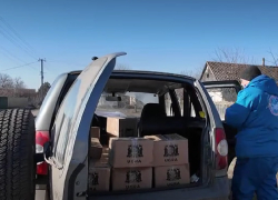 Жители района Запорожской области получили почти десять тонн гумпомощи из ХМАО