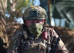 Штурмовик «Михалыч» рассказал, как 2 км нёс на себе раненого бойца на Запорожском фронте СВО