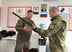 Жители Запорожской области передали охотничьи ружья на СВО