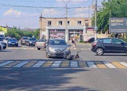 Водитель скутера попал в больницу после жуткого ДТП с иномаркой в Мелитополе
