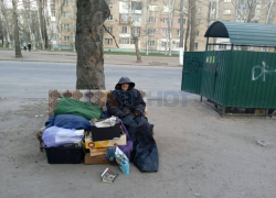 «Он замёрзнет насмерть»: люди ищут дом пожилому бездомному из Мелитополя