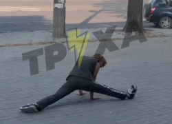 Фееричный шпагат публично показала запорожанка и стала звездой соцсетей