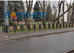 После публикации «Блокнота» опасный забор в центре Мелитополя убрали
