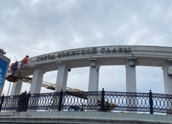 Площадь Победы в Мелитополе готовят к майским праздникам