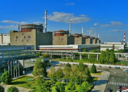 Боеприпас ВСУ взорвал почти десять машин возле пожарной части Запорожской АЭС