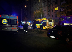 Спасатели эвакуировали 15 запорожцев из горящей многоэтажки, один человек погиб