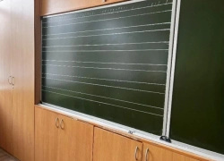 Очной формой обучения в школах возмутилась жительница Мелитополя