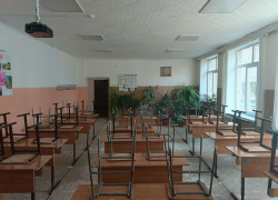 В туалет не сходить, дети сидят голодные: коммунальный хаос добрался до школ Днепрорудного