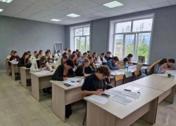 Банк ВТБ завершил образовательную программу для студентов в Луганске