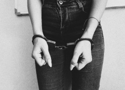 Подработка в мессенджере обернулась уголовным делом для 16-летней девушки из Мелитополя