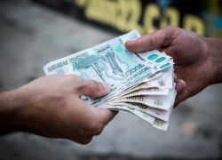 Десяткам запорожским коммунальщикам задолжали зарплату на 8 млн рублей 