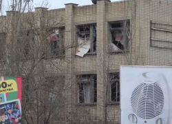 Под ночной обстрел ВСУ попали жилые дома и школа в Бердянске