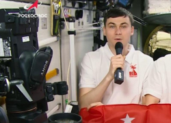 Запорожский космонавт с МКС поздравил россиян с Днём Победы 