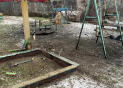 ВСУ сбросили с дрона боеприпас на детскую площадку в Васильевке