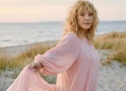 Изменявшей мужу в Запорожье Пугачевой предрекли громкое возвращение в Россию