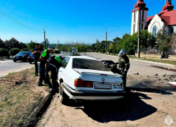 В МЧС показали фото с места жуткой аварии с двумя пострадавшими в Бердянске