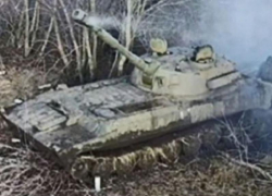 Сжигали «Гвоздику» и БТР, складывали остатки зданий и сбивали БПЛА: «БАРС-Сармат» не щадят ВСУ в Запорожье