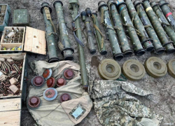 Росгвардия нашла тайник с оружием и боеприпасами ВСУ в Запорожской области