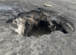 Балицкий показал последствия удара ВСУ по запорожскому участку трассы "Харьков-Ялта"