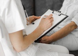 В Мелитополе врачи отказались оформлять инвалидность 19-летнему парню