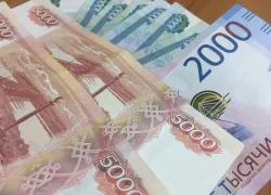 Учителя, шахтеры, работники завода: запорожцам массово задерживают зарплаты