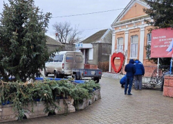 Молочанск начали украшать к Новому году