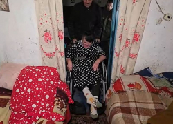 После прямой линии с Путиным жительнице пгт Весёлое предоставили инвалидную коляску