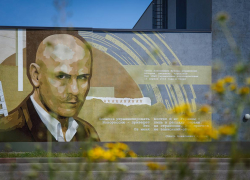 Мурал памяти убитого журналиста Олеся Бузины появился в Мелитополе 