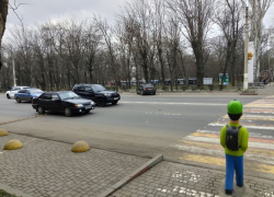 В Мелитополе начали установку лежачих полицейских на опасных участках дорог