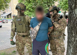 Житель Запорожья помогал мужчинам сбежать от мобилизации за миллионы рублей