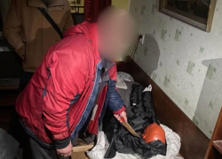 Житель Бердянска показал, как с ножом накинулся на свою 87-летнюю мать и убил её