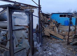 Появились фото с места удара ВСУ по частному дому в Великой Знаменке