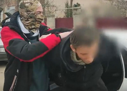 Втюхивал товары-фантомы: кадры задержания кибер-афериста показали в Запорожской области