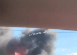 Логистический терминал ВСУ загорелся после взрывов в Запорожье
