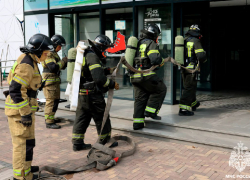 Спасатели «потушили» пожар в мелитопольском спорткомплексе на площади 60 м²