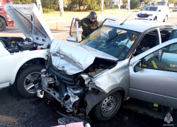 В Мелитополе спасатели деблокировали пострадавшего в ДТП 83-летнего водителя