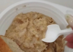 Пациенты инфекционной больницы в Мелитополе рассказали об ужасном питании