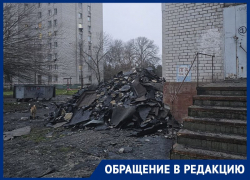 «Вокруг опять помойка»: после скандала с ремонтом крыши в Днепрорудном появилось новое видео с беспределом рабочих