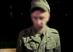 Мужчина в нацистской форме и с гранатой в руке смертельно напугал жителей Запорожья