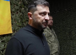 Прощается с Ореховом: Зеленский приехал дать свой автограф бойцам ВСУ на Запорожском фронте СВО