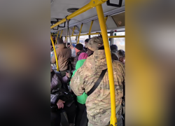 Появилось видео, как запорожские военкомы устроили облаву в автобусе