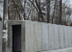 «Рассыпаются на глазах»: жителей Запорожья возмутило состояние новых укрытий