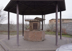 В Мелитополе в канун Пасхи открыли бювет с родниковой водой